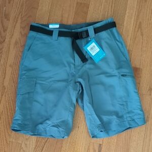 Columbia Men's Green Omni-shade Cargo Shorts with Black Belt